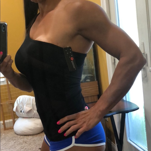 Black block mesh off the shoulder tank - Picture 3 of 3